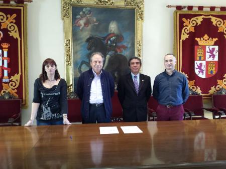 Imagen El Ayuntamiento de Sepúlveda y la Asociación Nacional de Presidentes de Plazas de Toros de España firman un convenio de colaboración