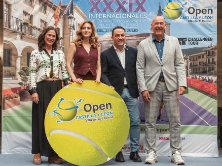 Imagen El patio de Columnas de la Diputación acoge un año más la presentación del Open Castilla y León Villa de El Espinar