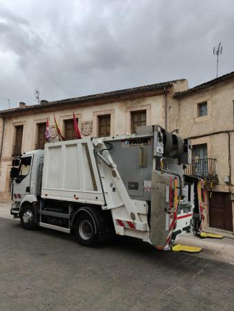 Imagen Desde hoy el municipio de Sepúlveda cuenta con un nuevo camión de recogida de residuos.