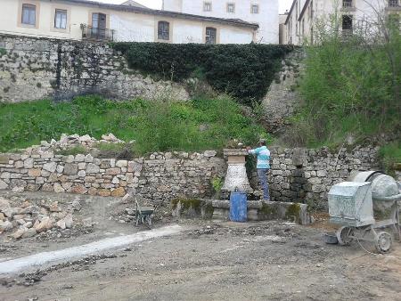 Imagen ARREGLO DE LA FUENTE UBICADA EN LA BAJADA AL MATADERO