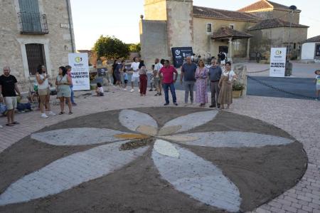 Imagen La tonalidad de los campos castellanos une arte y gastronomía en Arahuetes gracias a la iniciativa ‘Con A de Arte y Alimentos de Segovia’ de la Diputación